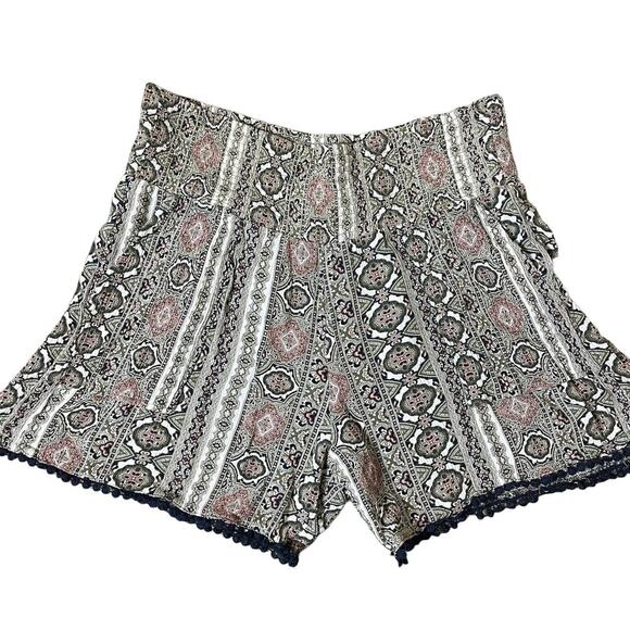 Three Dots shorts aztek print elastic waist pom pom trim pull on SZ lg POCKETS - Picture 2 of 9
